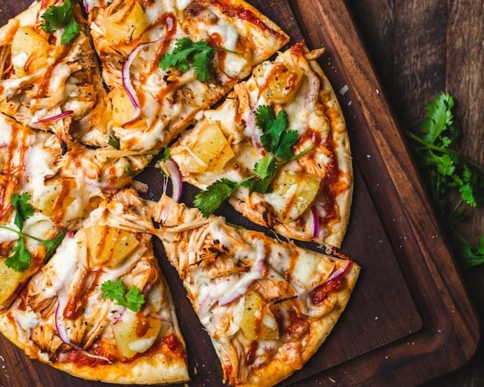 Pizza Margherita aus dem Steinofen